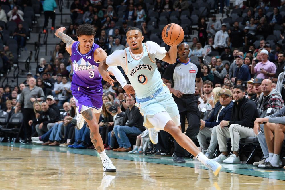 队在后防稳 队在后防稳