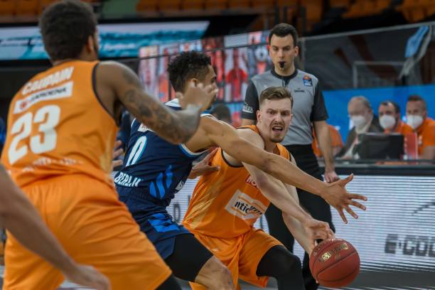 试图通过快 试图通过快